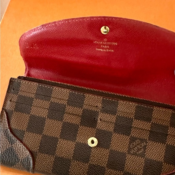 Authentic Louis Vuitton Caissa Wallet - Picture 11 of 12